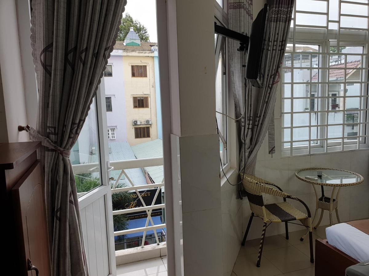 Bin Hom Motel Bien Hoa Esterno foto