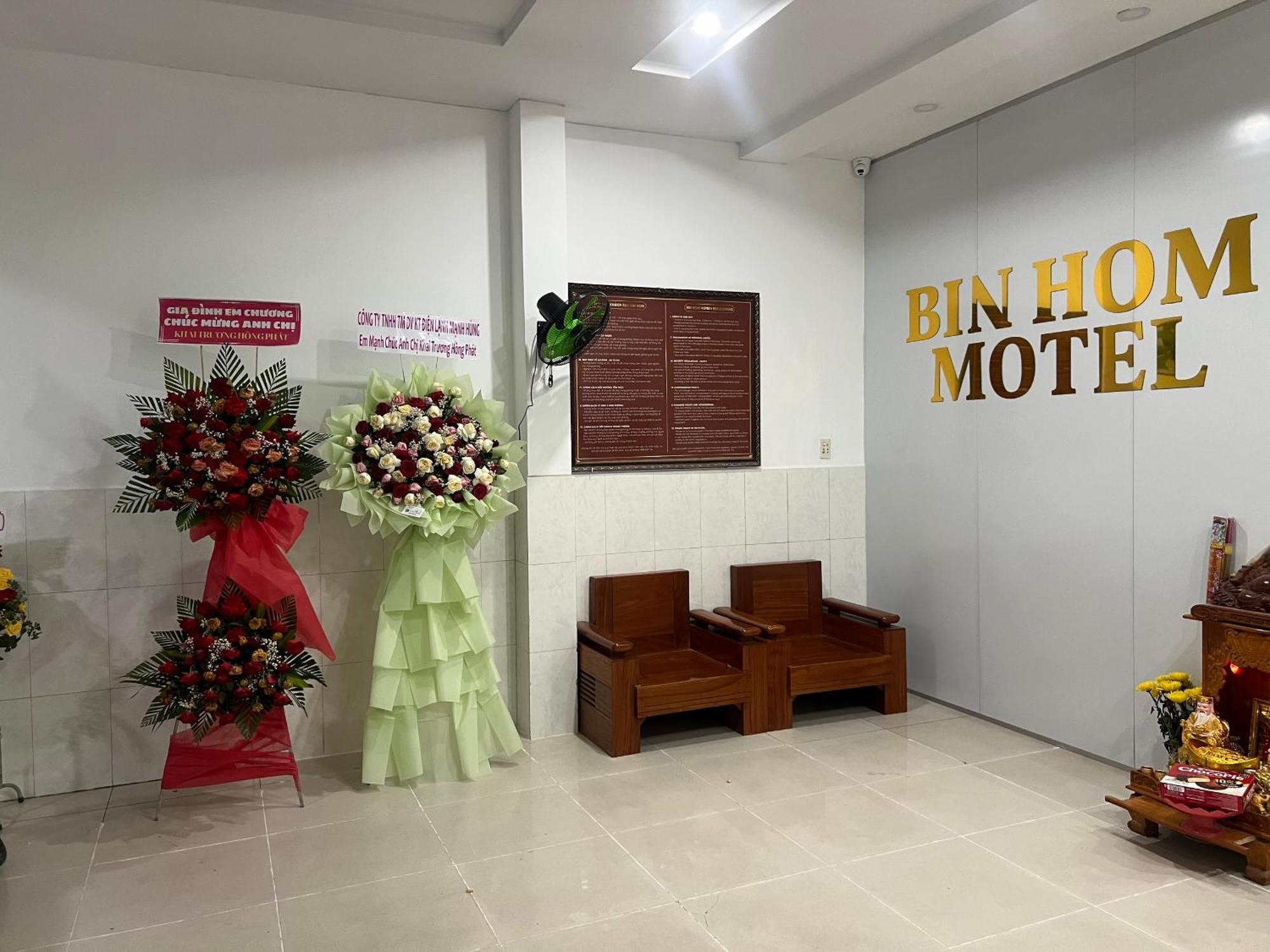 Bin Hom Motel Bien Hoa Esterno foto